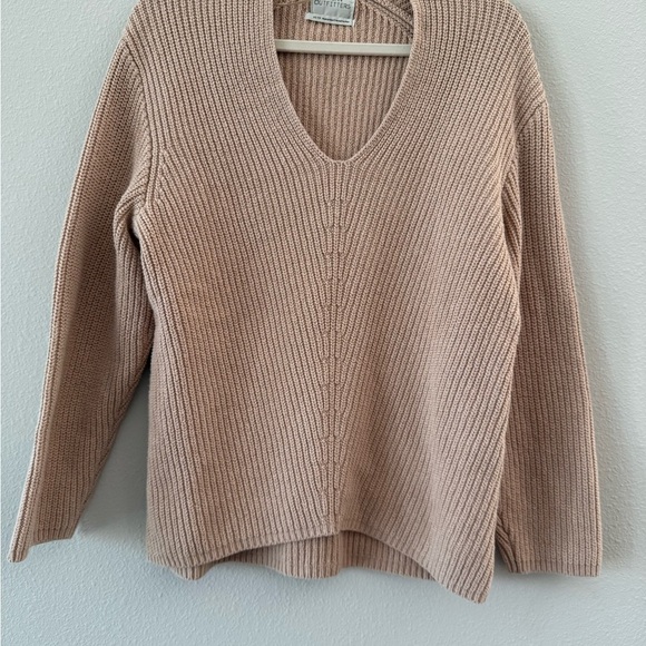 Urban Outfitters Victoria Cream V-Neck Sweater - Picture 4 of 9